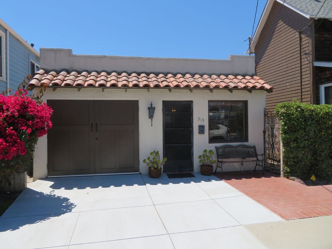 Primary Photo - 2 plus bed, 1.5 bath, close to Seabright b...