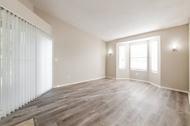 Foto del edificio - 3474 W Avenida Obregon