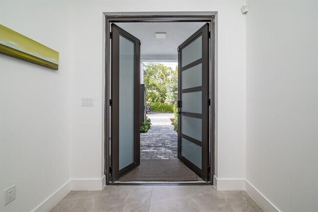 Building Photo - 6864 SW 80th St