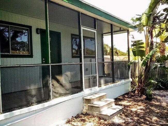 Foto del edificio - 10530 68th Ave