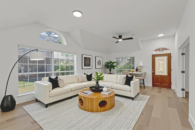 Building Photo - 1108 Pecan Creek Dr