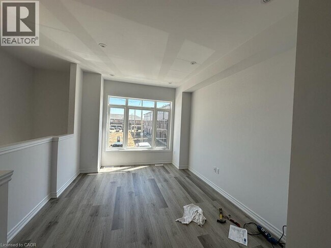 Photo du bâtiment - 461 Blackburn Dr