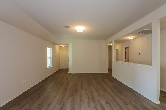 Building Photo - 3241 East Chunk Dr