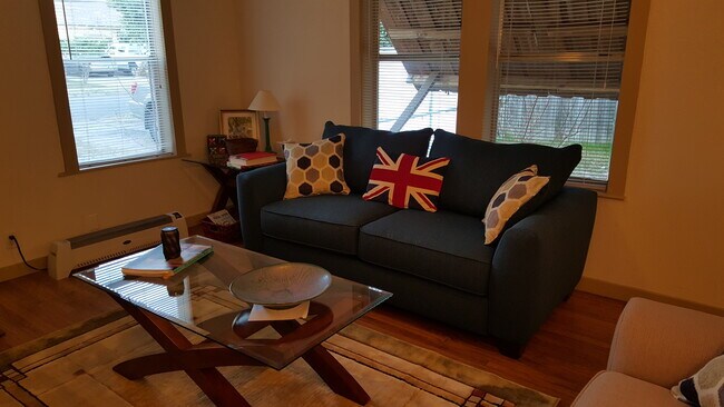 Foto del edificio - 5313 Parkland Ave