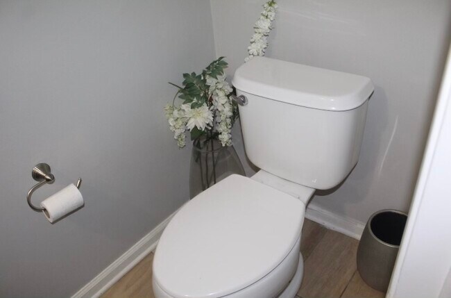 Foto del edificio - 1579 Jameson Dr