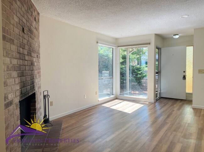 Foto del edificio - 5230-5232 Arbardee Dr