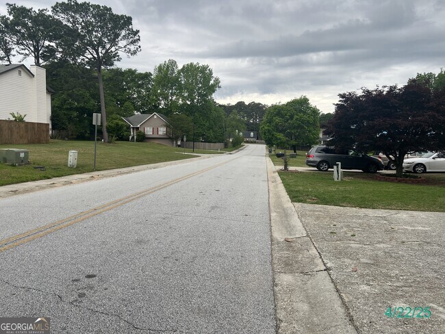 Foto del edificio - 716 Wilkes Dr