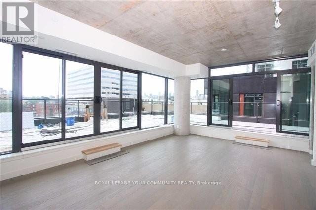 Photo du bâtiment - 111 Bathurst St