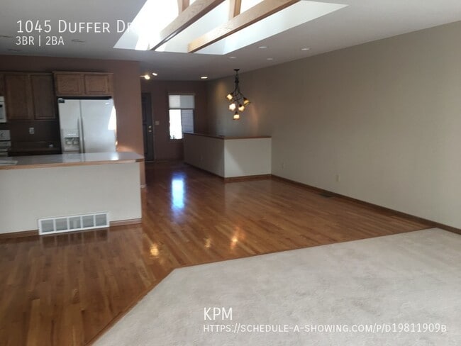 Building Photo - * PENDING APPLICATION * 3 BEDROOM | 2 BATH...