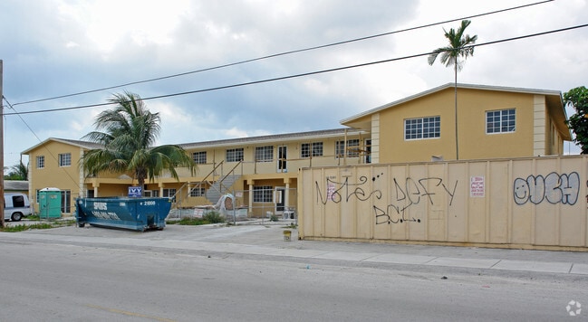 Building Photo - 410 SW 15th St