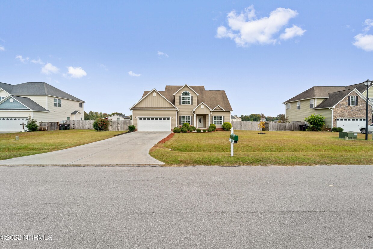 303 S Brandon Way, Jacksonville, NC 28540 House for Rent in