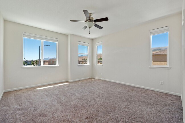 Foto del edificio - Welcome to this beautiful Carson City townhome available for rent