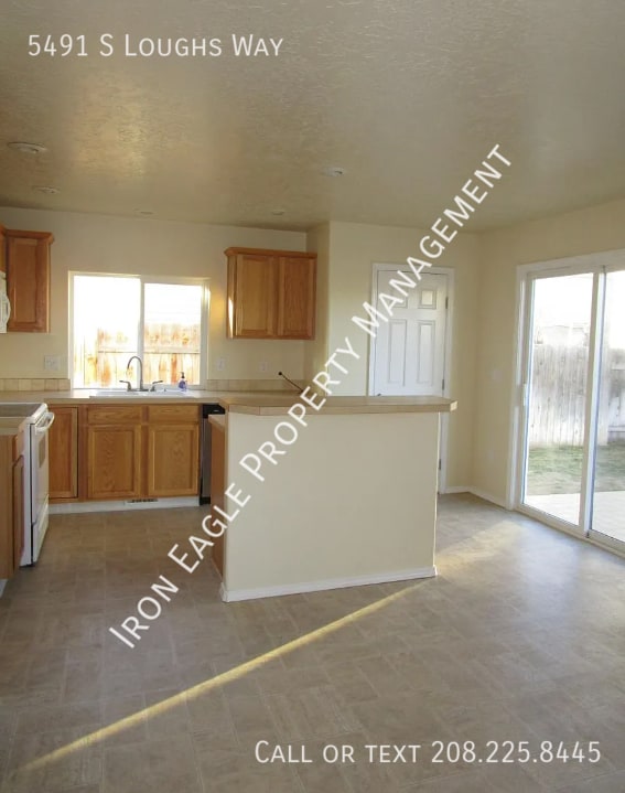 Foto del edificio - 5491 S Loughs Way