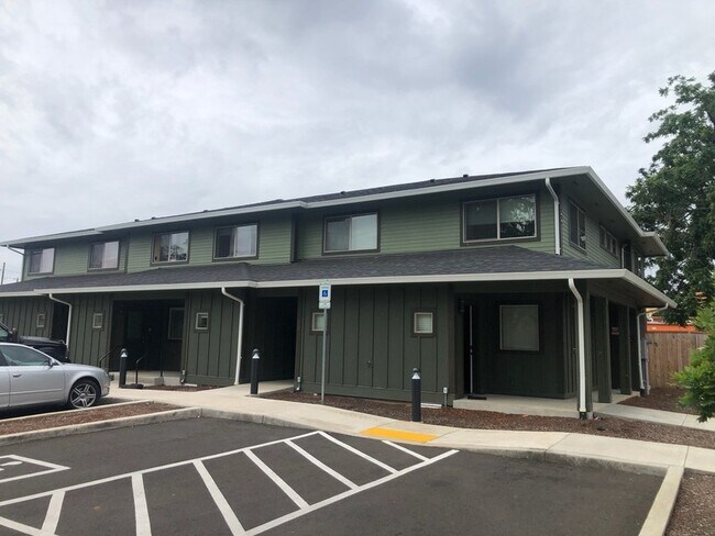 Photo - 8300 SE Flavel St Apartment