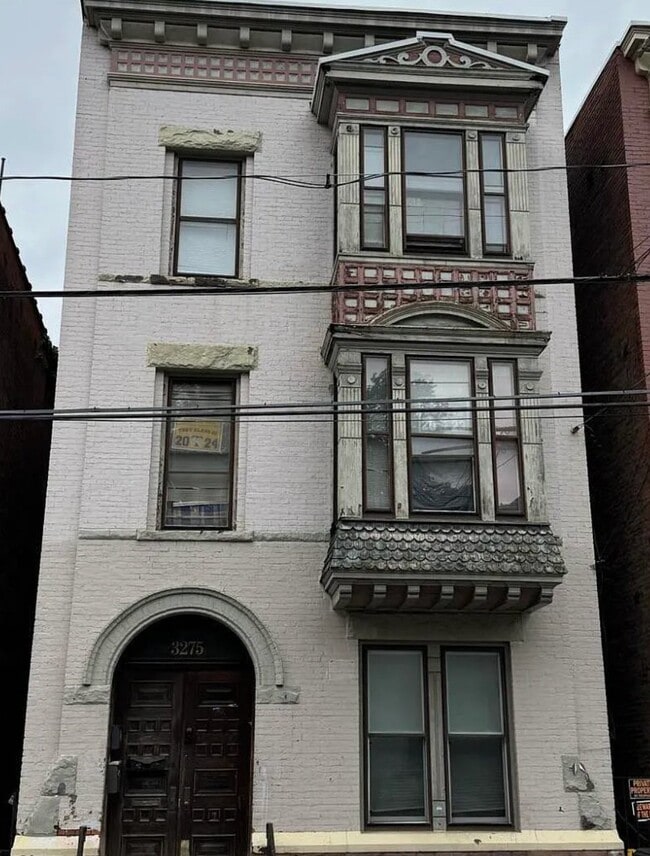 Building Photo - 3275 6th Ave
