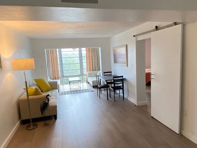 Building Photo - 100 Waverly Way