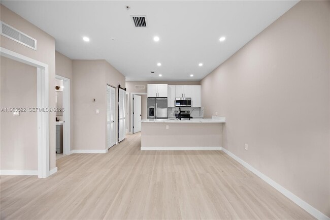 Building Photo - 630 NE 166th St