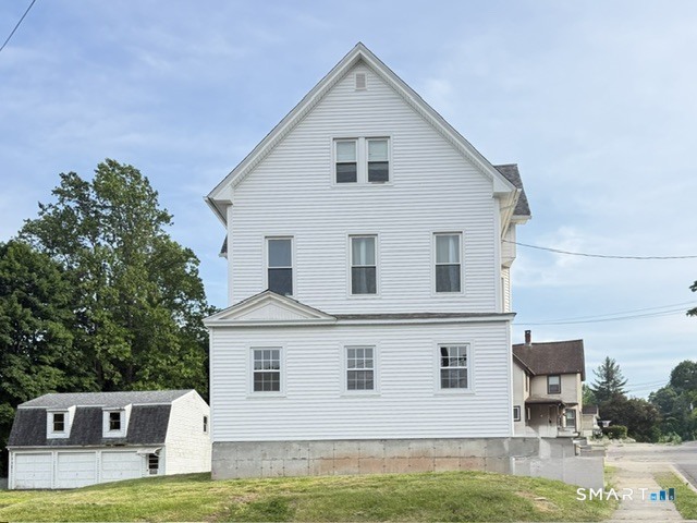 Building Photo - 84 Alcove St