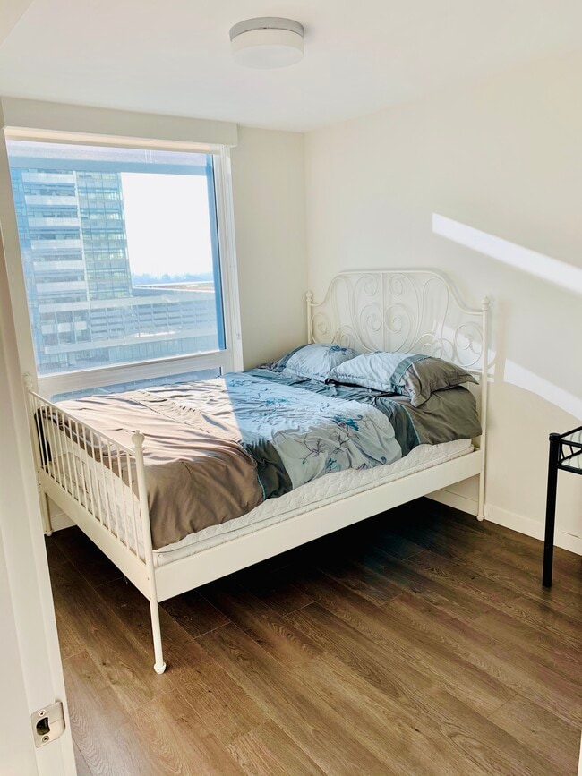 Building Photo - 8189 Cambie St