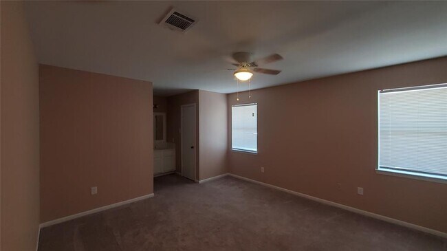 Building Photo - 9205 Carousel Ln