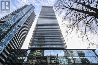 Building Photo - 33 Charles St E