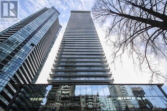 Building Photo - 33 Charles St E