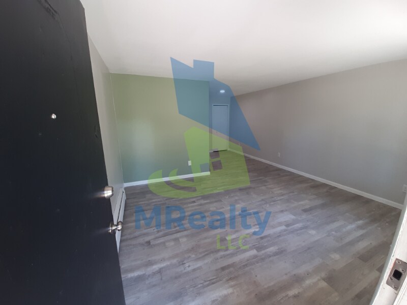 20411 Twelve Mile Rd Unit Apt. 1, Roseville, MI 48066 Room for Rent
