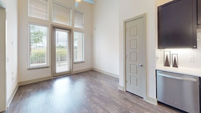 Interior Photo - Central Square at Frisco