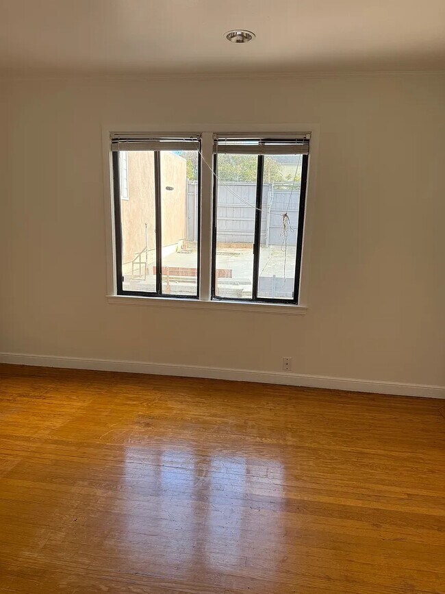 Foto del edificio - 736 Silver Ave
