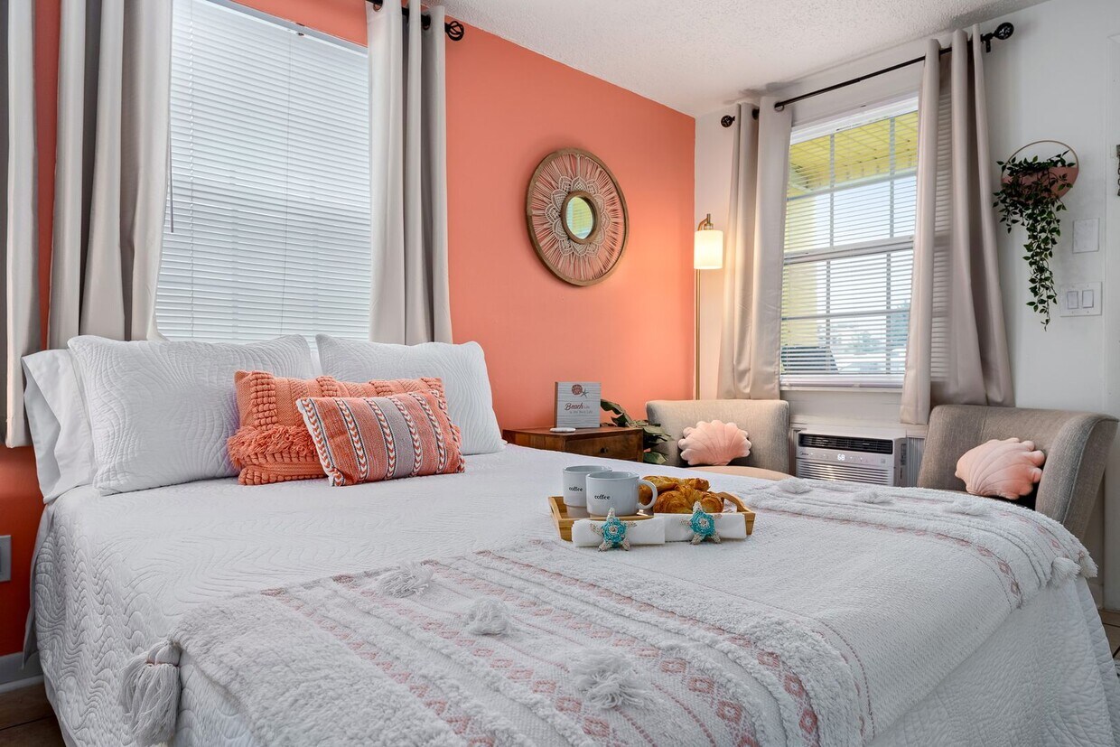 Foto principal - 6 Palmetto Dr