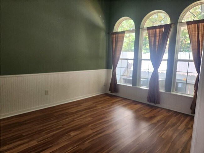 Foto del edificio - 2730 Pierce Brennen Ct NE