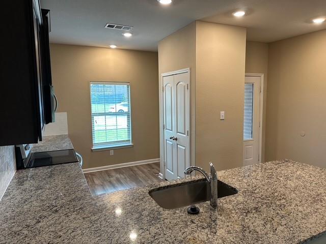 Foto del edificio - 217 Golden Sands Ln