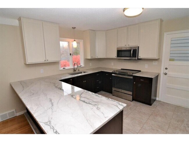 Building Photo - 4416 W 58th St