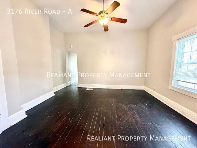 Building Photo - 3176 River Rd