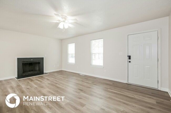 Building Photo - 135 W Lakefield Dr