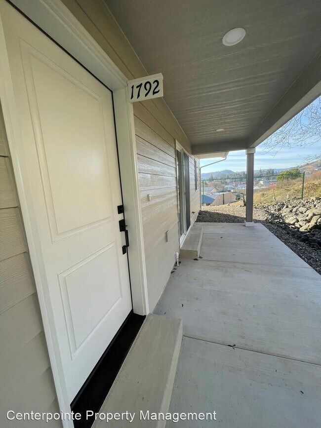 Foto del edificio - 2 br, 2 bath House - 1792 NW Goetz Ave