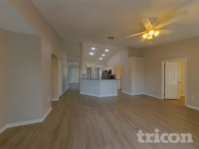 Foto del edificio - 102 Milton Pl