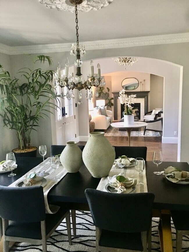 Foto del edificio - SHORT TERM LEASE JAN 1- JUNE 30 2024  ELEG...