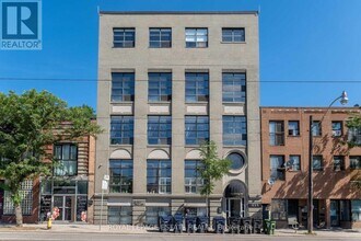 Building Photo - 426-426 Queen St E