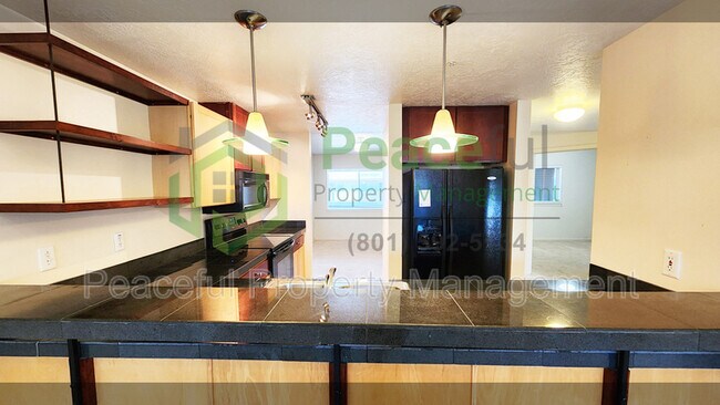 Foto del edificio - 4340 S Highland Dr