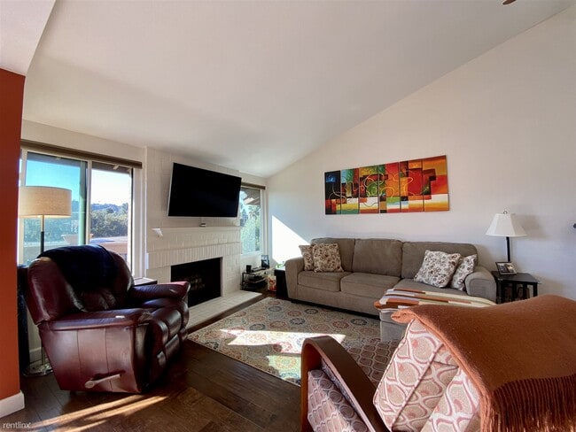 Building Photo - 2 br, 2.5 bath Townhome - 5967 Gaines Street