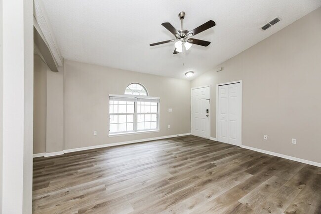 Foto del edificio - 3430 Talisman Drive