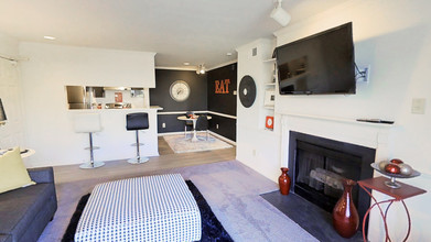 Primary Photo - 379 Harbor Way
