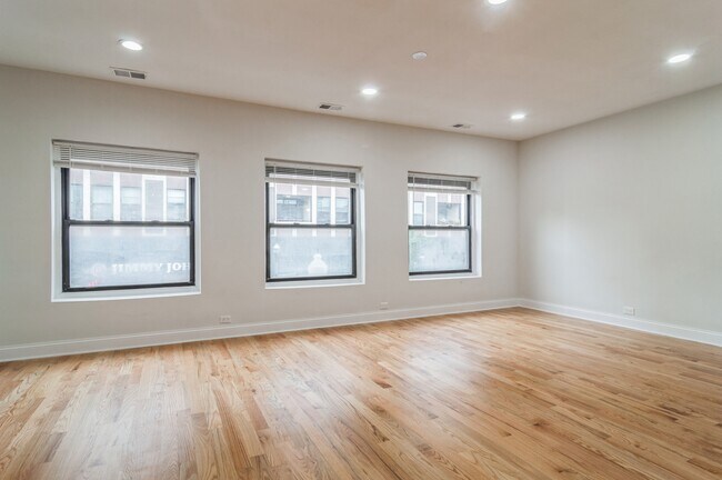 Foto del edificio - 4022 N Milwaukee Ave