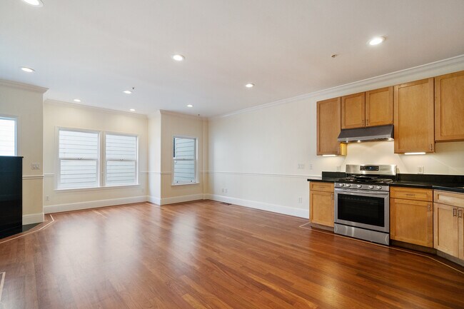 Foto del edificio - 3043 22nd St