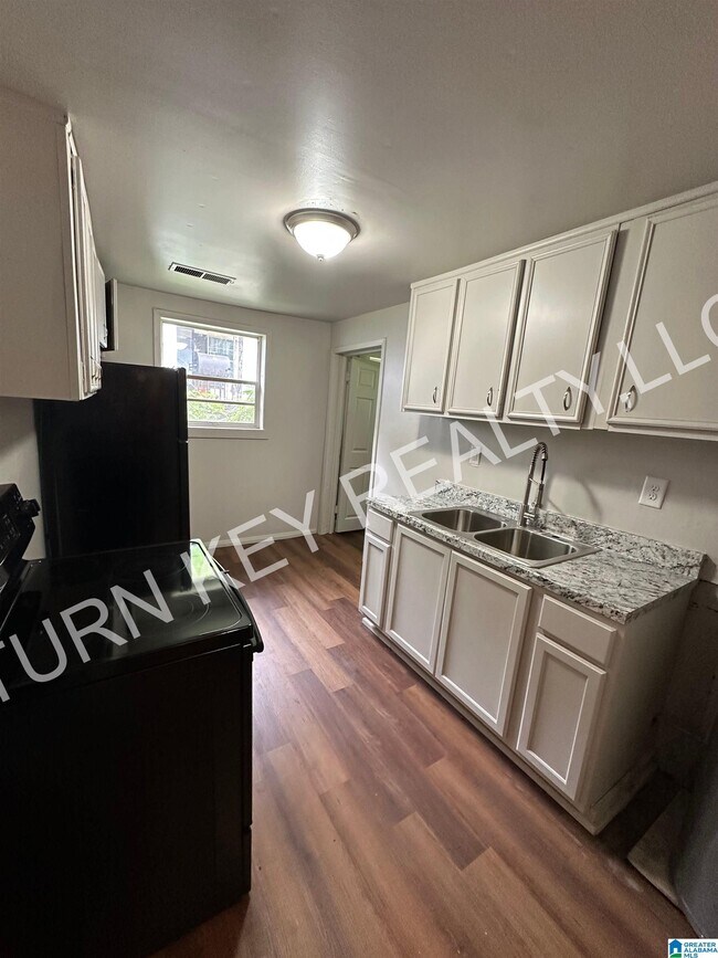 Foto del edificio - 2212 20th St N