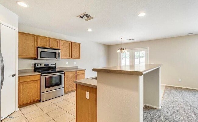 Foto del edificio - 15340 W Laurel Ln
