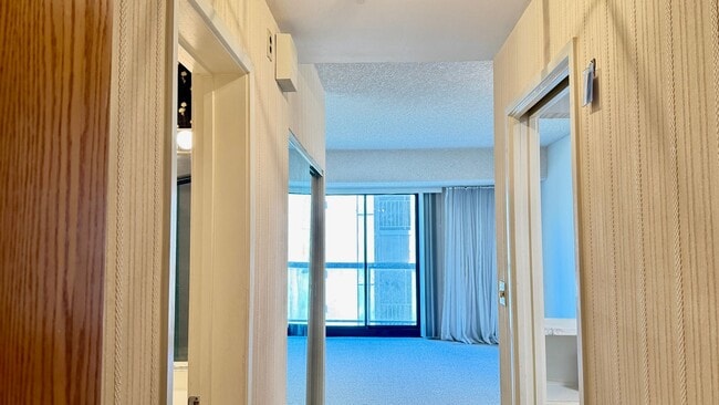 Photo - Comfortable Studio Living with Balcony, Parking & Storage at Daniel Burnham Court House