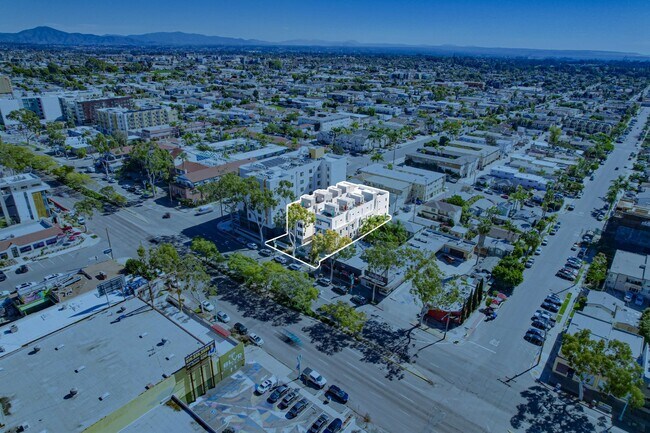 Foto del interior - The Evelyn Townhomes: Luxe Living in the H...