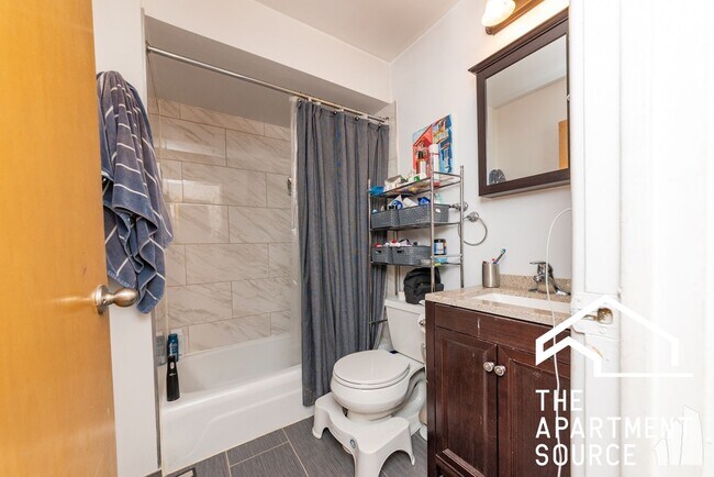 Building Photo - 520 W Aldine Ave